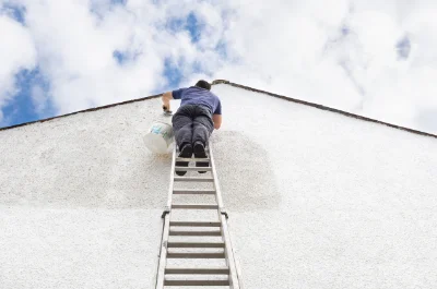 Peinture extérieure à Bromont-Lamothe — façades et ravalement